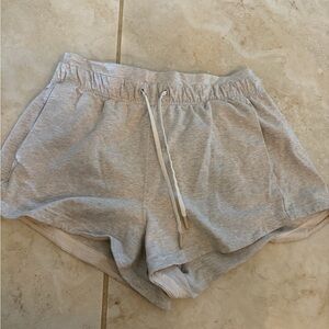 Lululemon Inner Glow High-Rise Short 3" Heathered Core Ultra Light Grey 6810